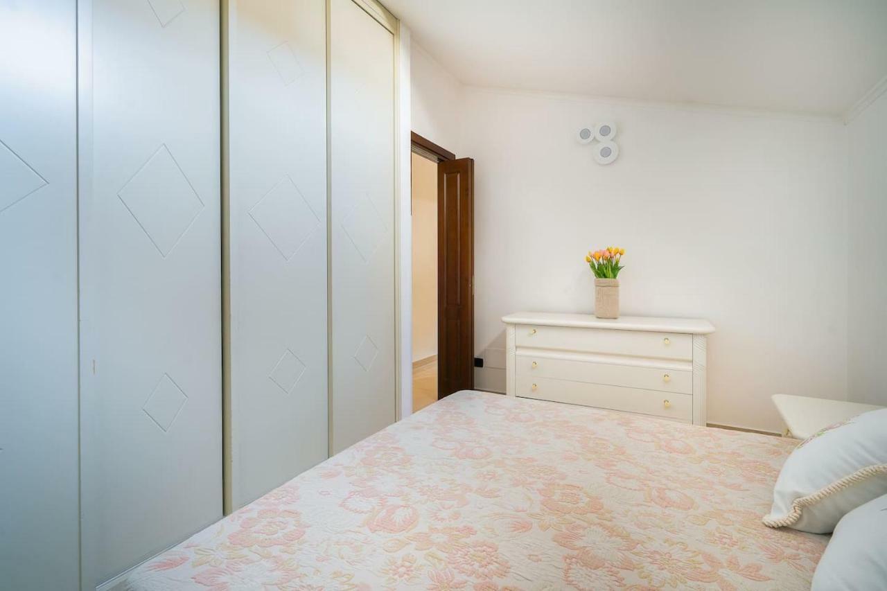 Il Tulipano - Appartamento Al Centro Di Vico Equense Eksteriør billede