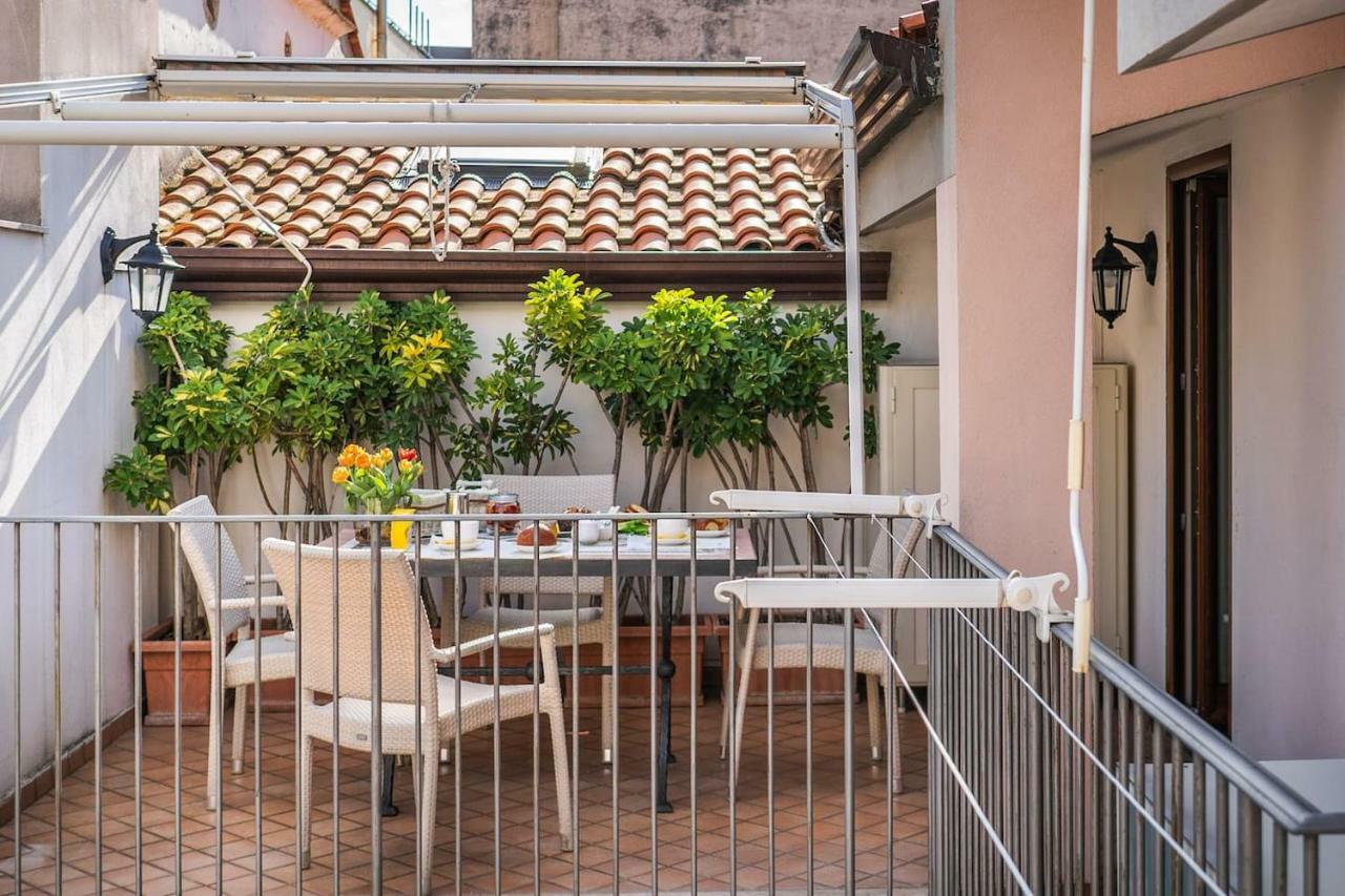 Il Tulipano - Appartamento Al Centro Di Vico Equense Eksteriør billede